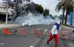 Chaos erupts near Paramount Home Depot as protesters confront immigration agents